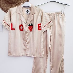 Junior's satin pajamas set